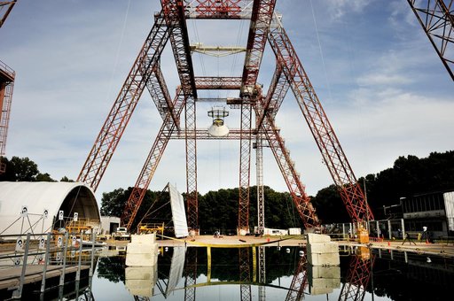 Orion SPLASH P1 Test 7 Swing Test at NASA Langley Research Cente