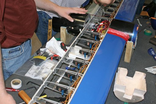 Aeronautic Academy Continuous Trailing Edge Flap