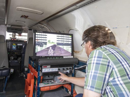 Testing of the External Vision System (XVS) Software on the B200 King Air