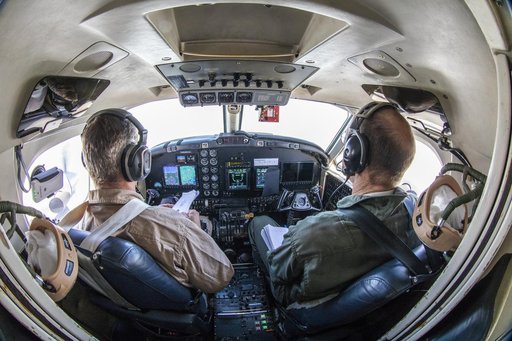 Testing of the External Vision System (XVS) Software on the B200 King Air