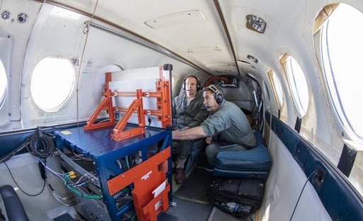 Testing of the External Vision System (XVS) Software on the B200 King Air