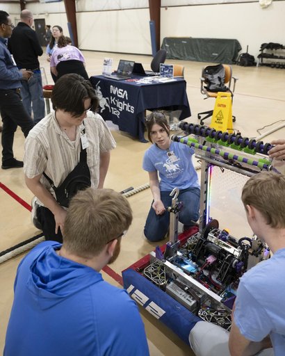 NASA Langley Expose Students to Aerospace Technical Career Fields
