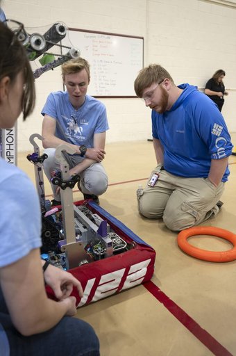 NASA Langley Expose Students to Aerospace Technical Career Fields