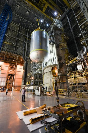 NASA Prepares Artemis II Liquid Oxygen Tank for Next Phase of Assembly