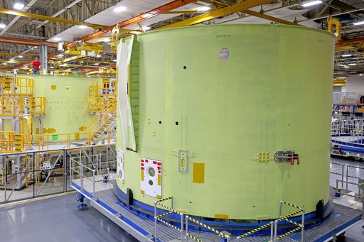 Artemis III Engine Section Moves to VAB