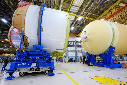 Teams Move Artemis II SLS Engine Section into Position for Final Join