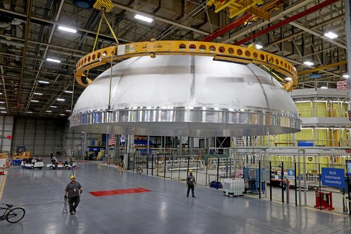 Crews Complete SLS Liquid Oxygen Tank Forward Dome for Artemis IV