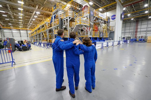Artemis II astronauts visit NASA Michoud, view SLS rocket hardware