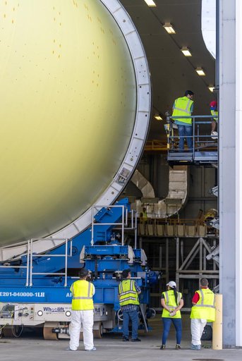 Artemis III Liquid Hydrogen Tank Prepares for Thermal Protection System Application