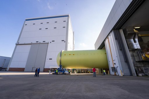 Artemis III Liquid Hydrogen Tank Prepares for Thermal Protection System Application