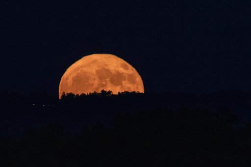 August 2024 Blue Supermoon Rises over the “Rocket City”
