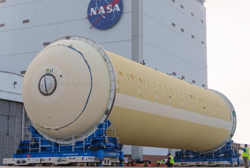 Artemis III Liquid Hydrogen Tank moves into Final Assembly