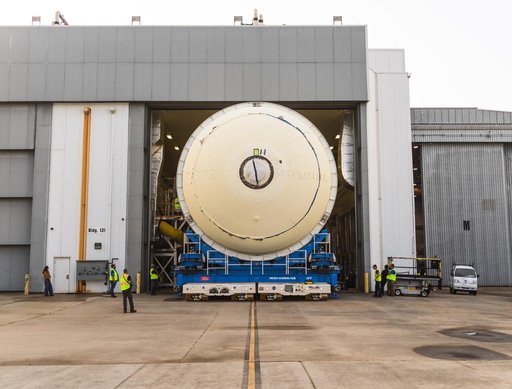 Artemis III Liquid Hydrogen Tank moves into Final Assembly