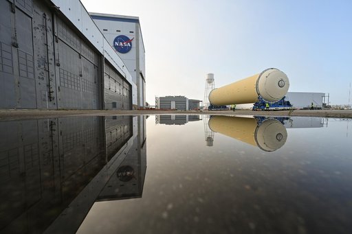 Artemis III Liquid Hydrogen Tank moves into Final Assembly