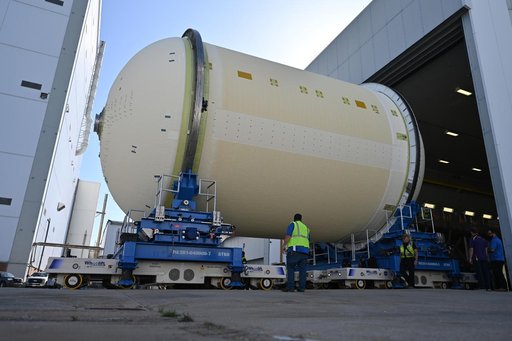 Artemis III Liquid Oxygen Tank Moves to Vertical Assembly Building at Michoud
