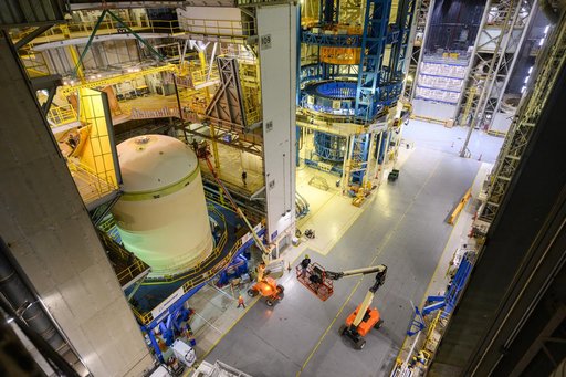 Artemis III Liquid Oxygen Tank Moves to Vertical Configuration at Michoud