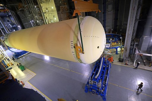 Artemis III Liquid Hydrogen Tank Moves to Final Assembly