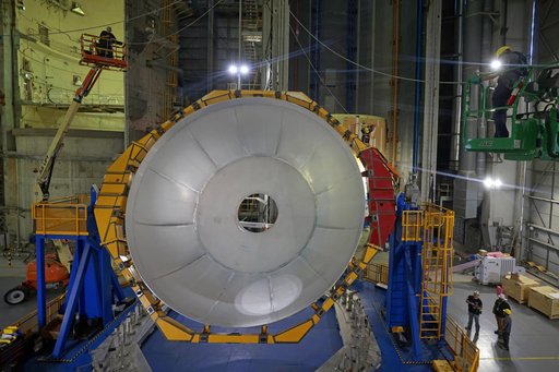 Core Stage Four Liquid Hydrogen Tank Aft Dome Lifts into Vertical Assembly Center