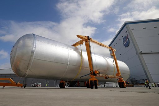 Artemis IV Liquid Hydrogen Tank Prepares for Non-Destructive Evaluation