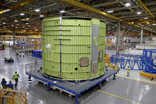 Teams Prepare Artemis IV Intertank for Thermal Protection System