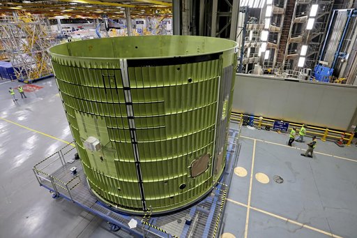 Teams Prepare Artemis IV Intertank for Thermal Protection System