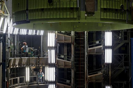 Teams Prepare Artemis IV Intertank for Thermal Protection System