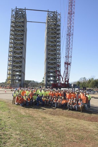 Butch Wilmore group photo with construction workers