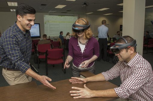 BOEING AND MARSHALL ENGINEERS SHARE VIRTUAL REALITY TECHNOLOGY F