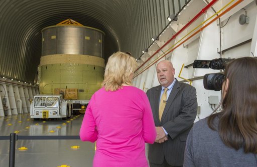 Pegasus barge arrives at MSFC