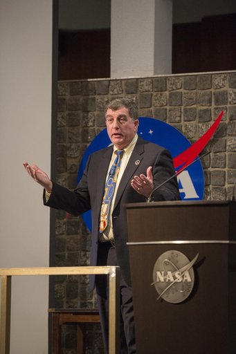 Kirk Shireman addresses station hardware and science teams