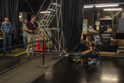 STEERABLE AIR BEARING TETHER DEPLOYMENT