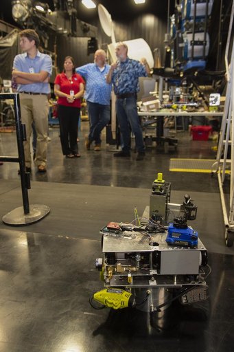 STEERABLE AIR BEARING TETHER DEPLOYMENT