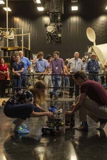 STEERABLE AIR BEARING TETHER DEPLOYMENT