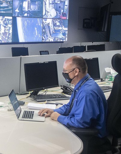MSFC Teams at MSFCC Moniter Launch Conditions for Crew 1 Mission