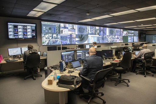 MSFC Teams at MSFCC Moniter Launch Conditions for Crew 1 Mission