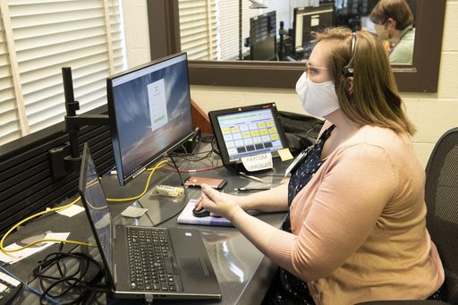 MSFC Teams at MSFCC Moniter Launch Conditions for Crew 1 Mission