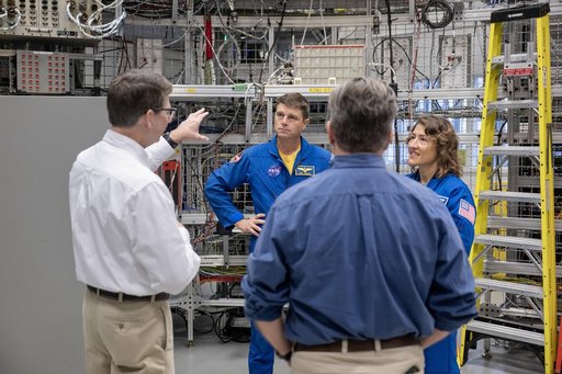 ARTEMIS II CREW VISIT