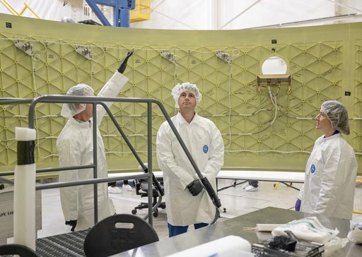 ARTEMIS II CREW VISIT