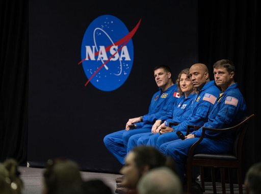 ARTEMIS II CREW VISIT