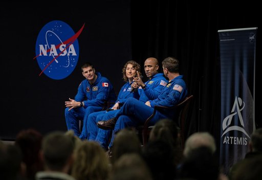 ARTEMIS II CREW VISIT