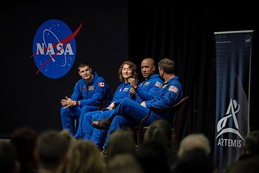 ARTEMIS II CREW VISIT