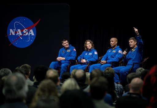 ARTEMIS II CREW VISIT