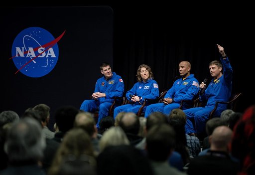 ARTEMIS II CREW VISIT