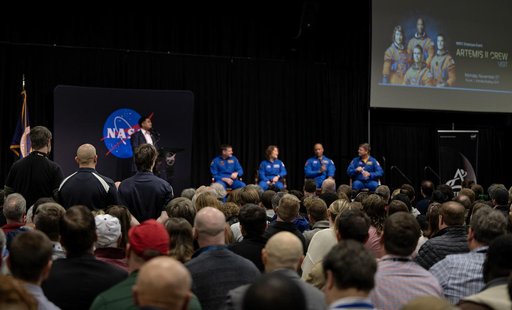 ARTEMIS II CREW VISIT