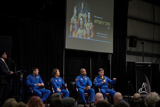ARTEMIS II CREW VISIT