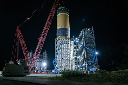 NASA Crews Place Final SLS Rocket Structural Test Article into M