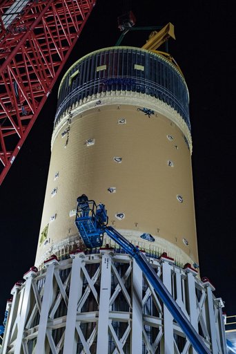 NASA Crews Place Final SLS Rocket Structural Test Article into M