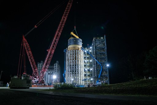 NASA Crews Place Final SLS Rocket Structural Test Article into M