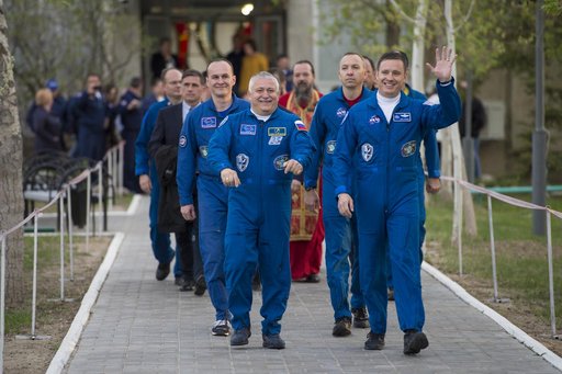 Expedition 51 Departure Wave