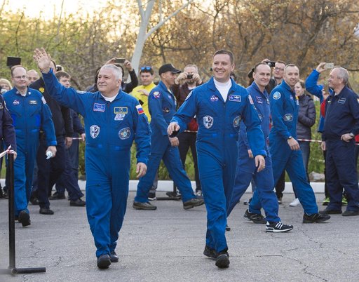 Expedition 51 Departure Wave